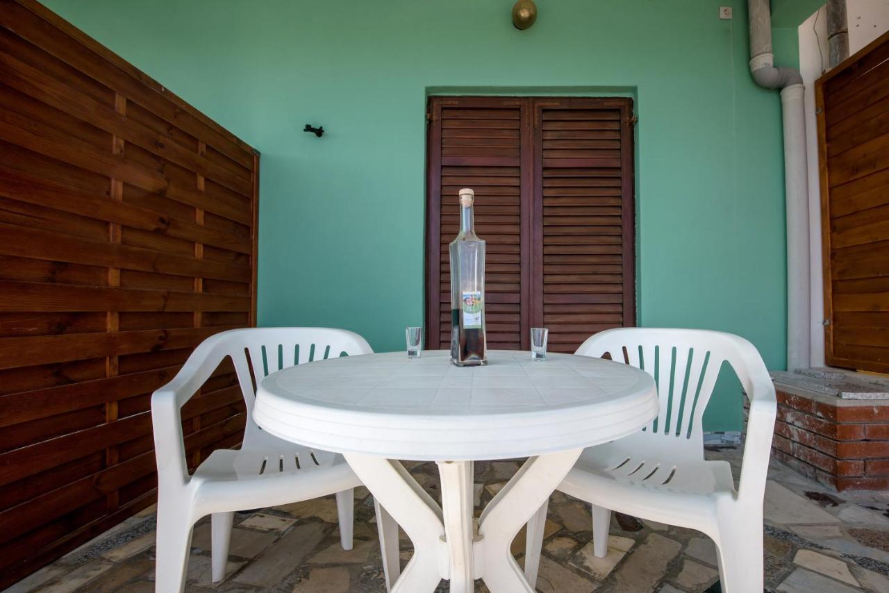 Picic Guesthouse Luka  Exterior photo