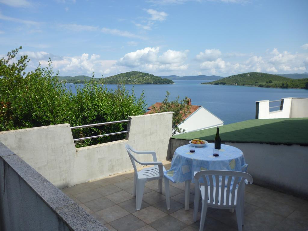 Picic Guesthouse Luka  Exterior photo
